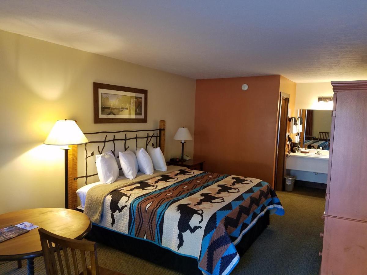 Country Mountain Inn Eureka Springs Buitenkant foto