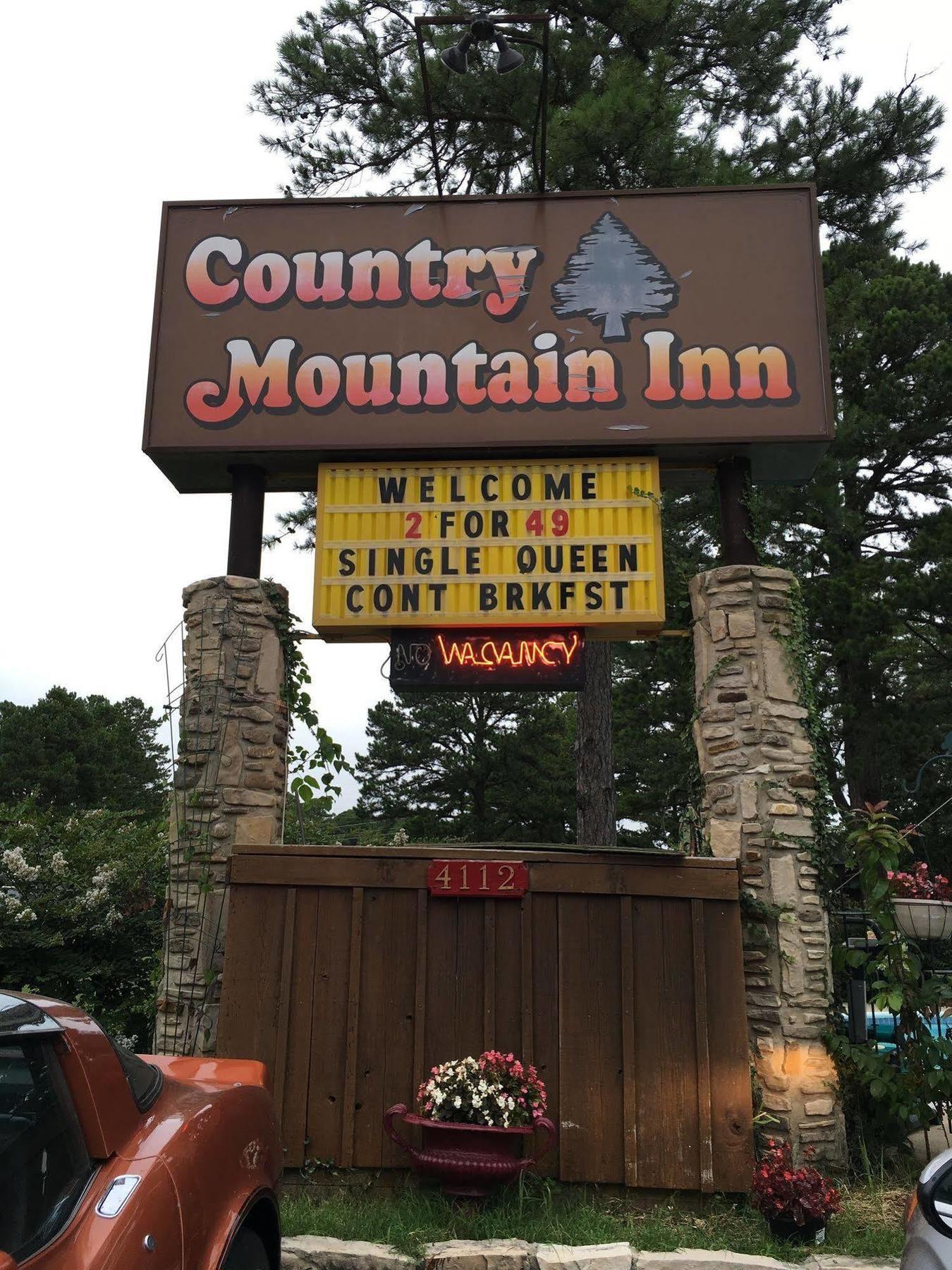 Country Mountain Inn Eureka Springs Buitenkant foto