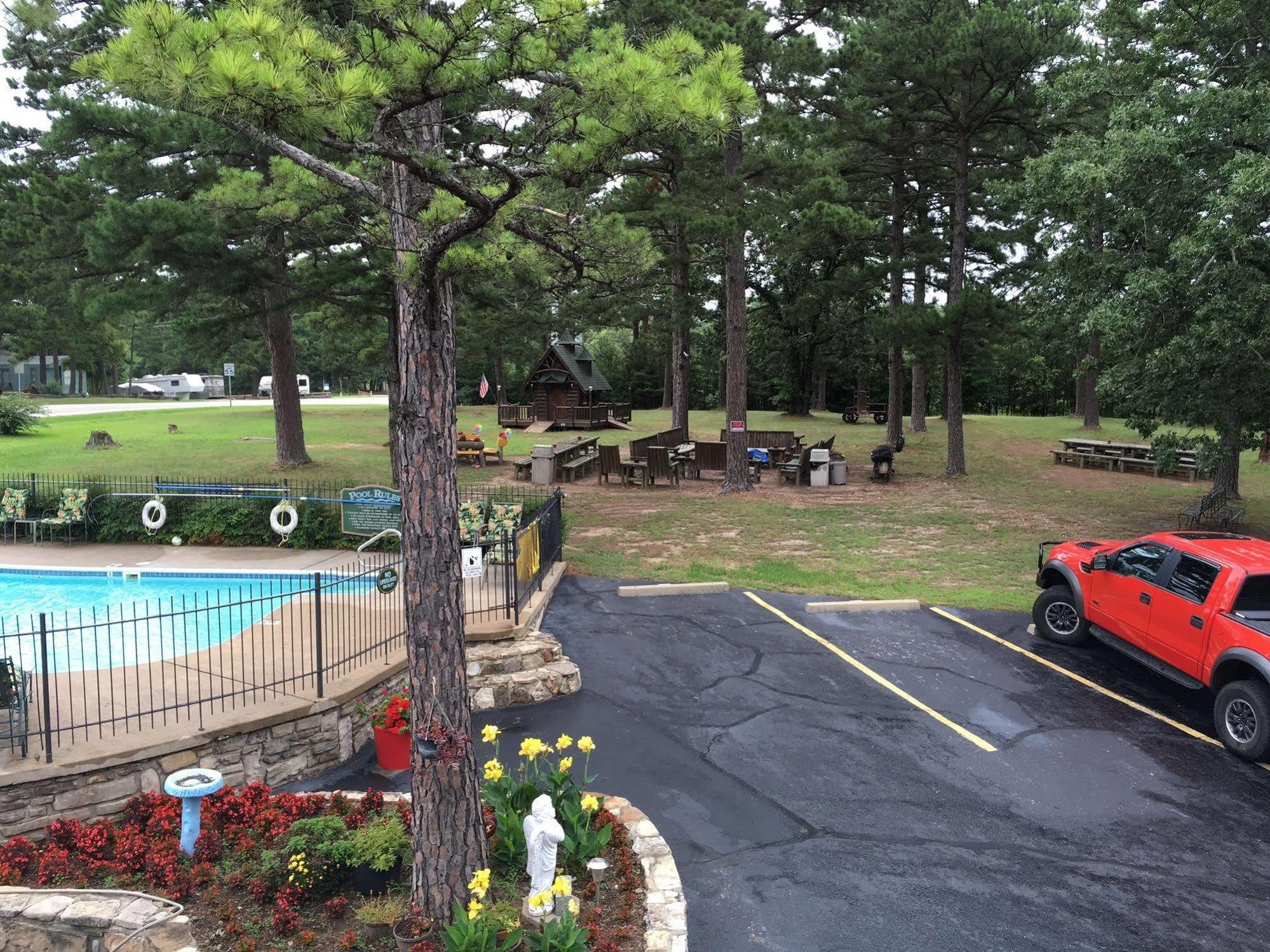 Country Mountain Inn Eureka Springs Buitenkant foto