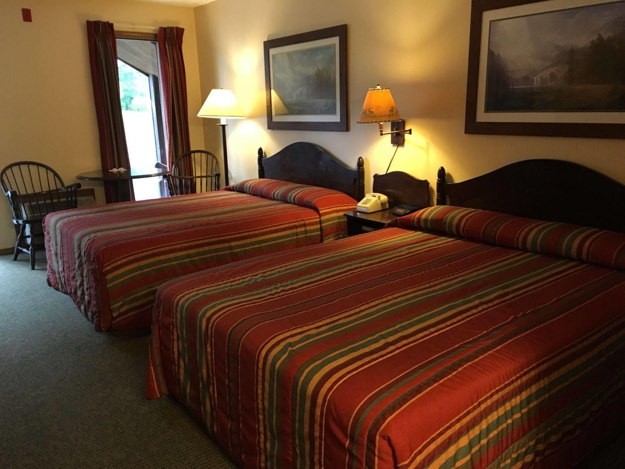 Country Mountain Inn Eureka Springs Buitenkant foto